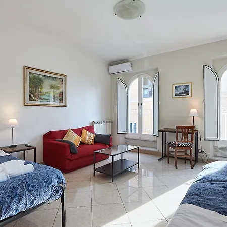 Close To The Spanish Steps, Wifi, Air Cond, 2 Bedrooms * Rome