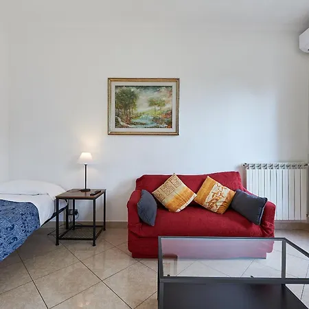 Close To The Spanish Steps, Wifi, Air Cond, 2 Bedrooms Holiday home Rome