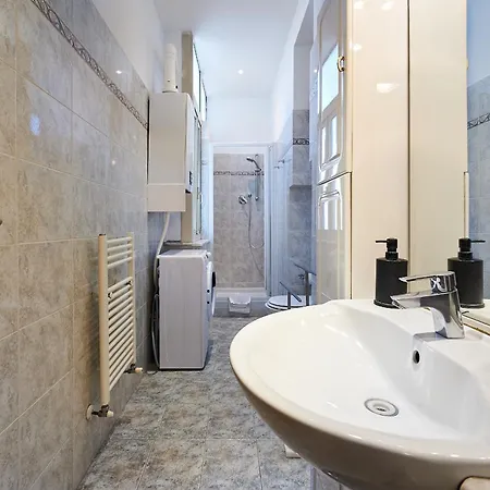 Holiday home Close To The Spanish Steps, Wifi, Air Cond, 2 Bedrooms Rome